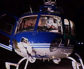 Pria Bingung Nekat Loncat dari Atas Pesawat!