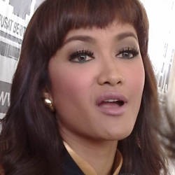 Julia Perez Yakin Gaston Castano Masih Perjaka