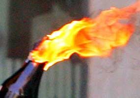 Posko Caleg Golkar Dilempar Bom Molotov