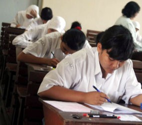 Sekolah Pasang Daftar Nama Peserta dan Gelar Simulasi