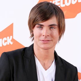 Angelina Jolie Bikin Zac Efron Terpaku