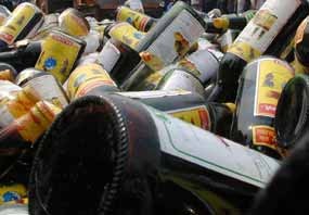 Warung Remang-remang Digerebek Satpol PP, Ribuan Miras Disita