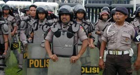 Sekap Pembantu, Finna Dipolisikan