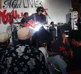 Naif Konser di Rumah