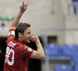 Roma Mengejar 4 Besar