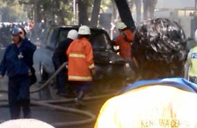 Range Rover Terbakar di Abdul Muis