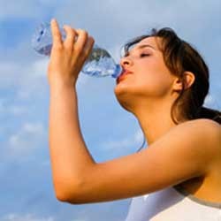 Tingkatkan Hasrat Bercinta Dengan Air Mineral