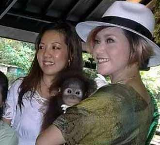 Maia Estianty Gendong Wulan