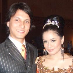 Orang Keren Dilarang Masuk ke Resepsi Titi Kamal