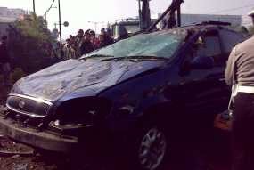 Mobil Terjun ke Kali, Jalan Pasteur Macet Parah