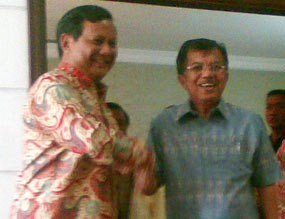 Berbatik Merah, Prabowo Temui JK 