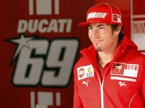 Ditabrak Takahashi, Hayden Enggan Seperti Bayi