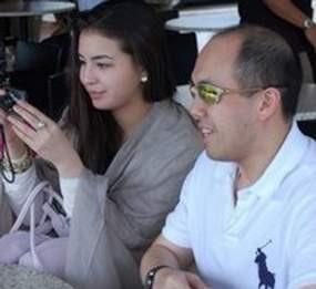 Ibu Manohara Temui Hayono Isman