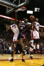 Hawks Samakan Skor, Nuggets Mantap 