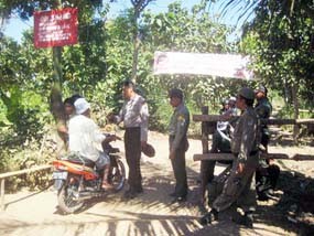 Polisi & TNI Blokir Lokasi, Warga Jadi Korban