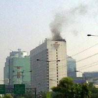 Asap Hitam Mengepul di Hotel Crowne