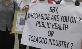 Belasan Perokok Digaruk dari Terminal Senen