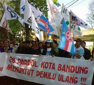 26 Parpol Geruduk Panwaslu Bandung