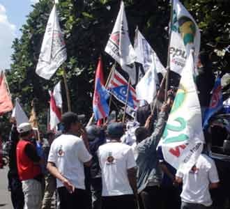 26 Parpol Demo KPU Kota Bandung