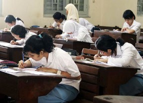 DPR Beberkan Kekacauan Ujian Nasional 2009