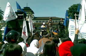 Buruh Minta Gubernur Stop Program Sejuta Lapangan Kerja