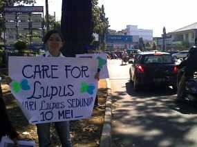 SDF Sosialisasikan Lupus di Jalan Dago 