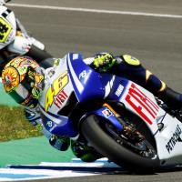 Kalahkan Pedrosa, Rossi Menang