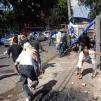 Bentrokan Polisi dan Mahasiswa Makassar Bubar, 39 Orang Ditangkap
