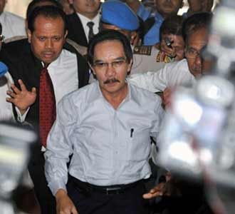 Antasari Azhar Tiba di Polda Metro