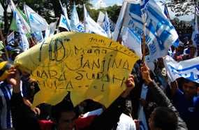 Buruh Cuekin Kadisnakertrans