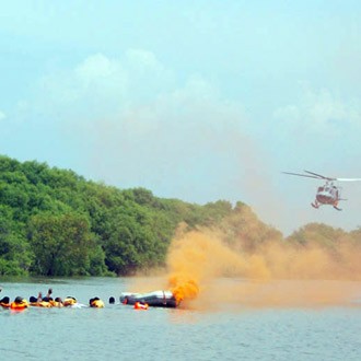 Simulasi Kecelakaan Pesawat TNI AL