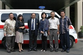 Ambulans Pepsodent Agar Masyarakat Sadar Kesehatan Gigi