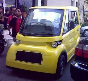 Arina Hadir di IIMS 2009