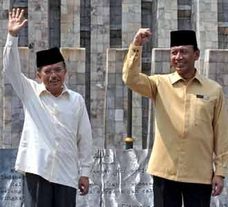 JK-Wiranto di Tugu Proklamasi