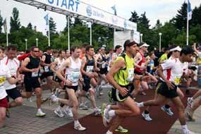 Saat Diplomat Adu Lari