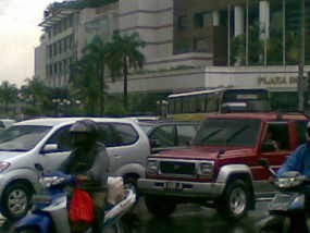 Hujan Reda, Sudirman-Thamrin Tersendat