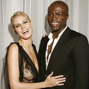 Ochiq mushukning fotosurati