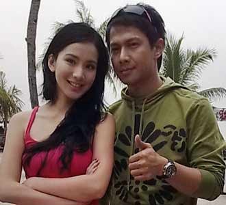 Delon Pamer Pacar Baru