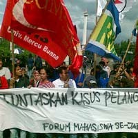 Mahasiswa-Polisi Saling Dorong di Monas
