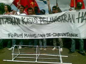 Demo Mahasiswa Bubar, Arus di Jl Merdeka Utara Dialihkan