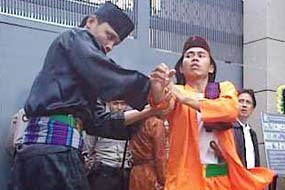 Pemerhati David Widjaja Demo Kedubes Singapura