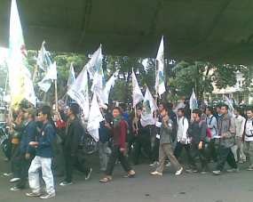 Demo KAMMI Sambut Deklarasi SBY-Boediono