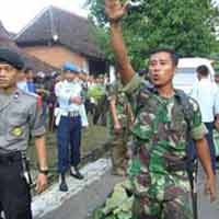 Tertimpa Hercules, Suwarni Tewas & 6 Warga Luka