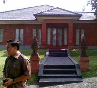 Melihat Rumah Prabowo