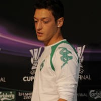Ozil Siap Gantikan Diego