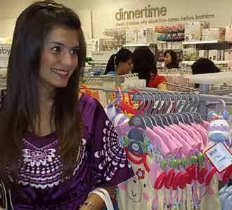 Carissa Puteri dan Baju Anak