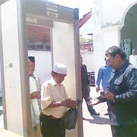 Jelang Kedatangan SBY, Masjid Ampel Dipasang Detektor