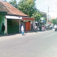 SBY Salat Jumat di Ampel, Jalan KH Mas Mansyur Bersih PKL