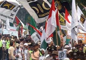 Urusan Jilbab Jadi Tantangan PKS Menangkan SBY-Boediono 