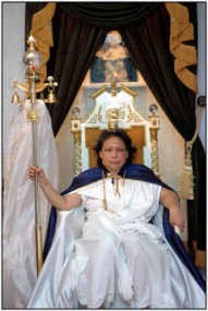 Lia Eden Hadapi Pledoi, Pendukung Usung Tongkat Wahyu